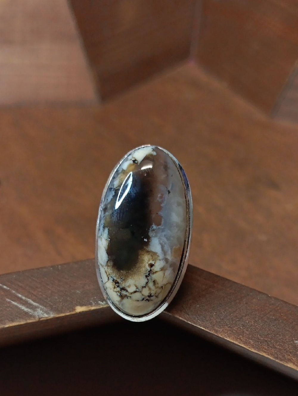 Natural Oval Dendrite Stone Ring in Cream and Brown